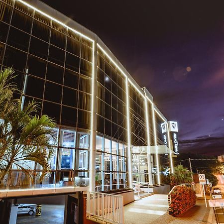 Riellis Center Hotel Ботукату Экстерьер фото