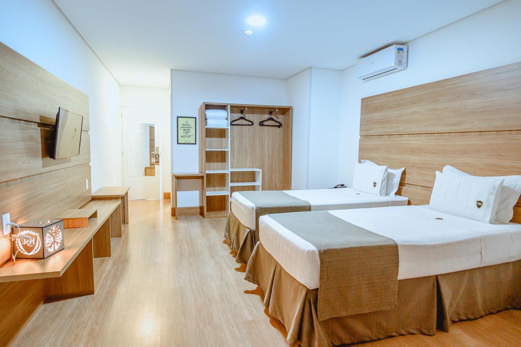 Riellis Center Hotel Ботукату Экстерьер фото