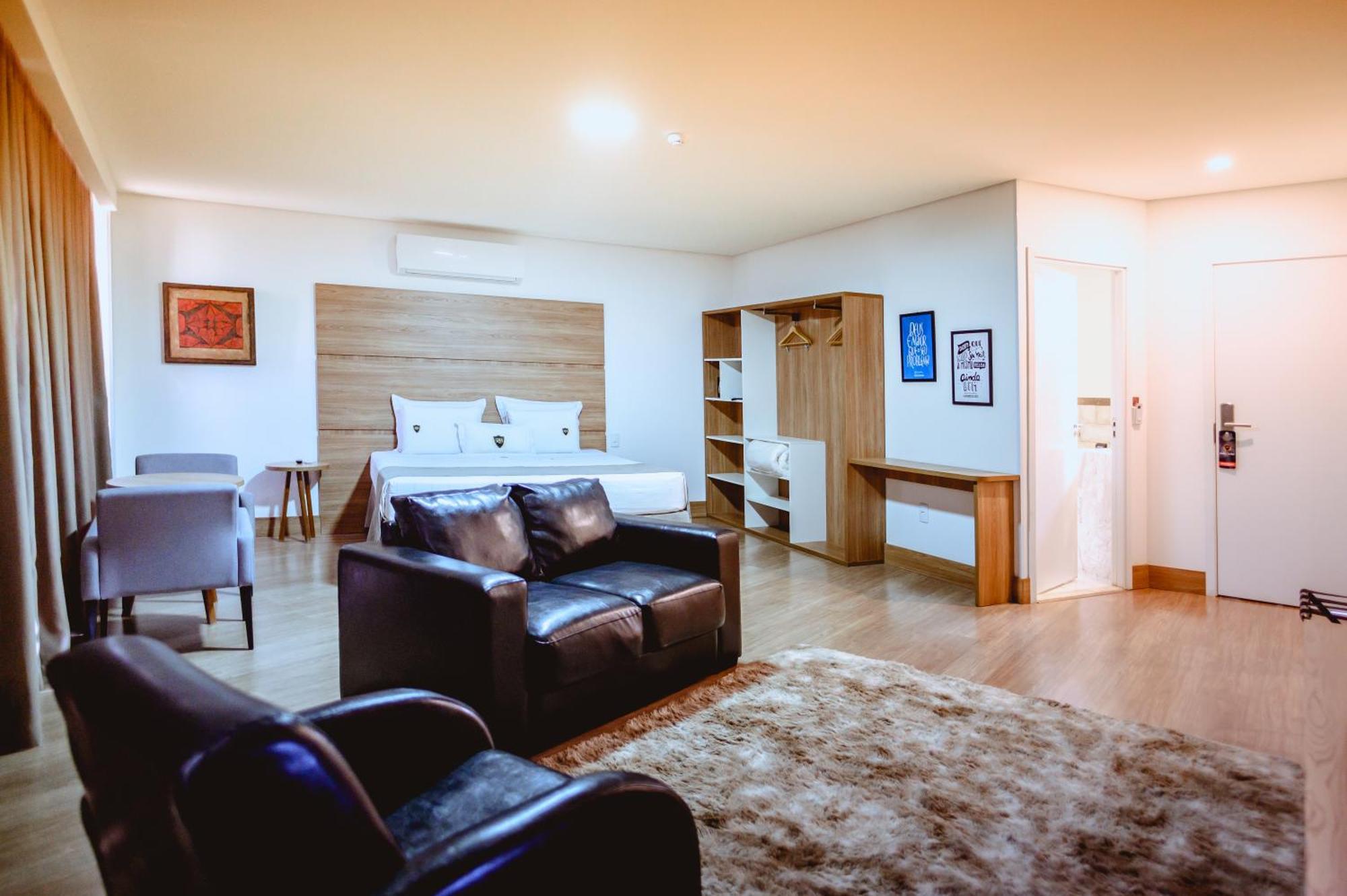 Riellis Center Hotel Ботукату Экстерьер фото