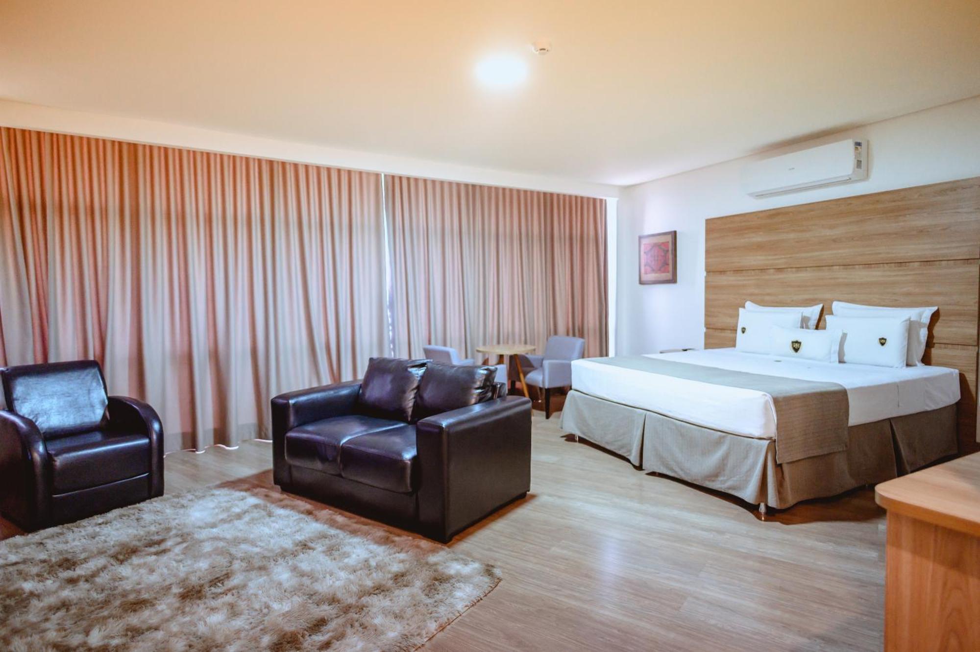 Riellis Center Hotel Ботукату Экстерьер фото
