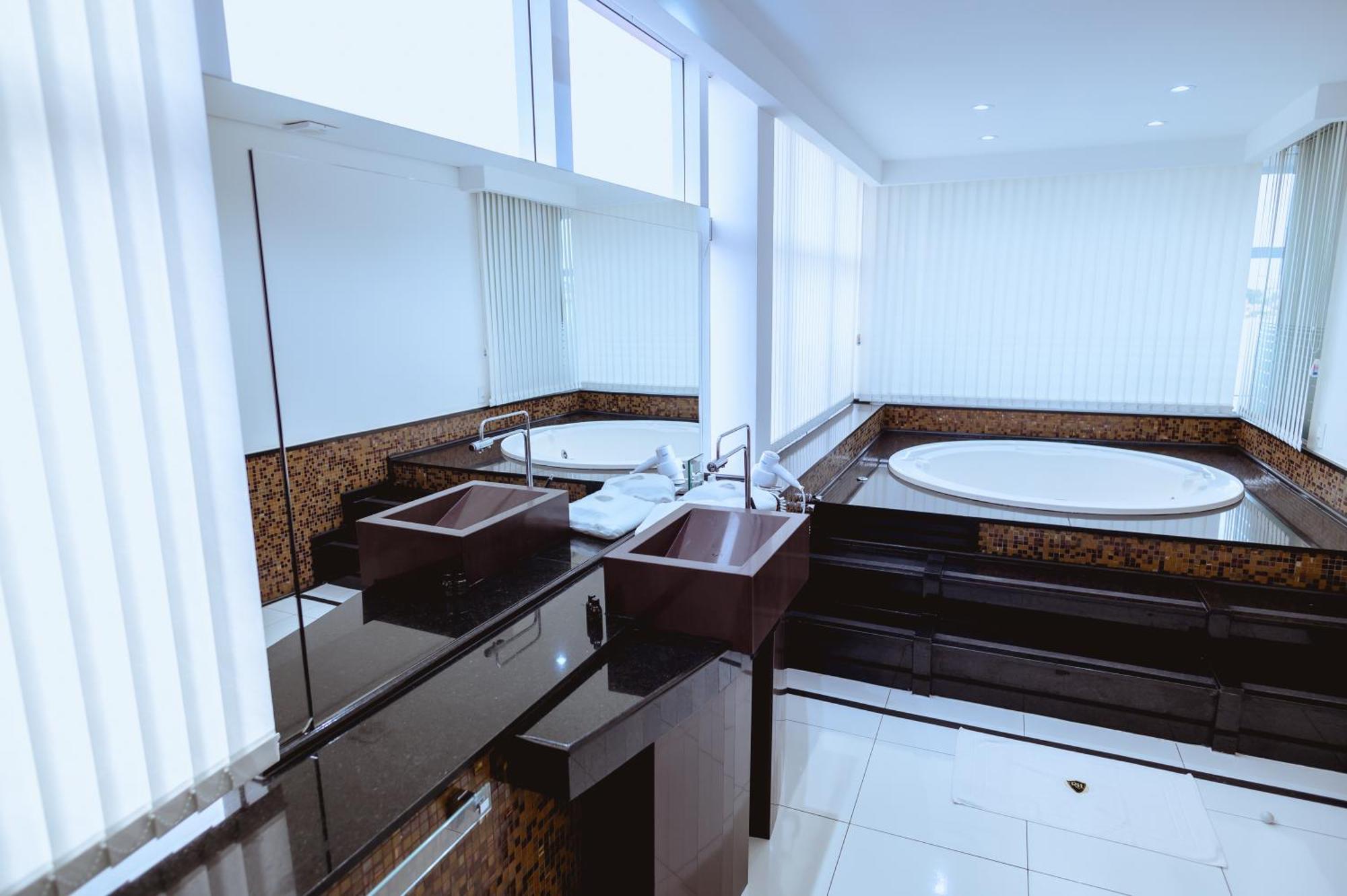 Riellis Center Hotel Ботукату Экстерьер фото
